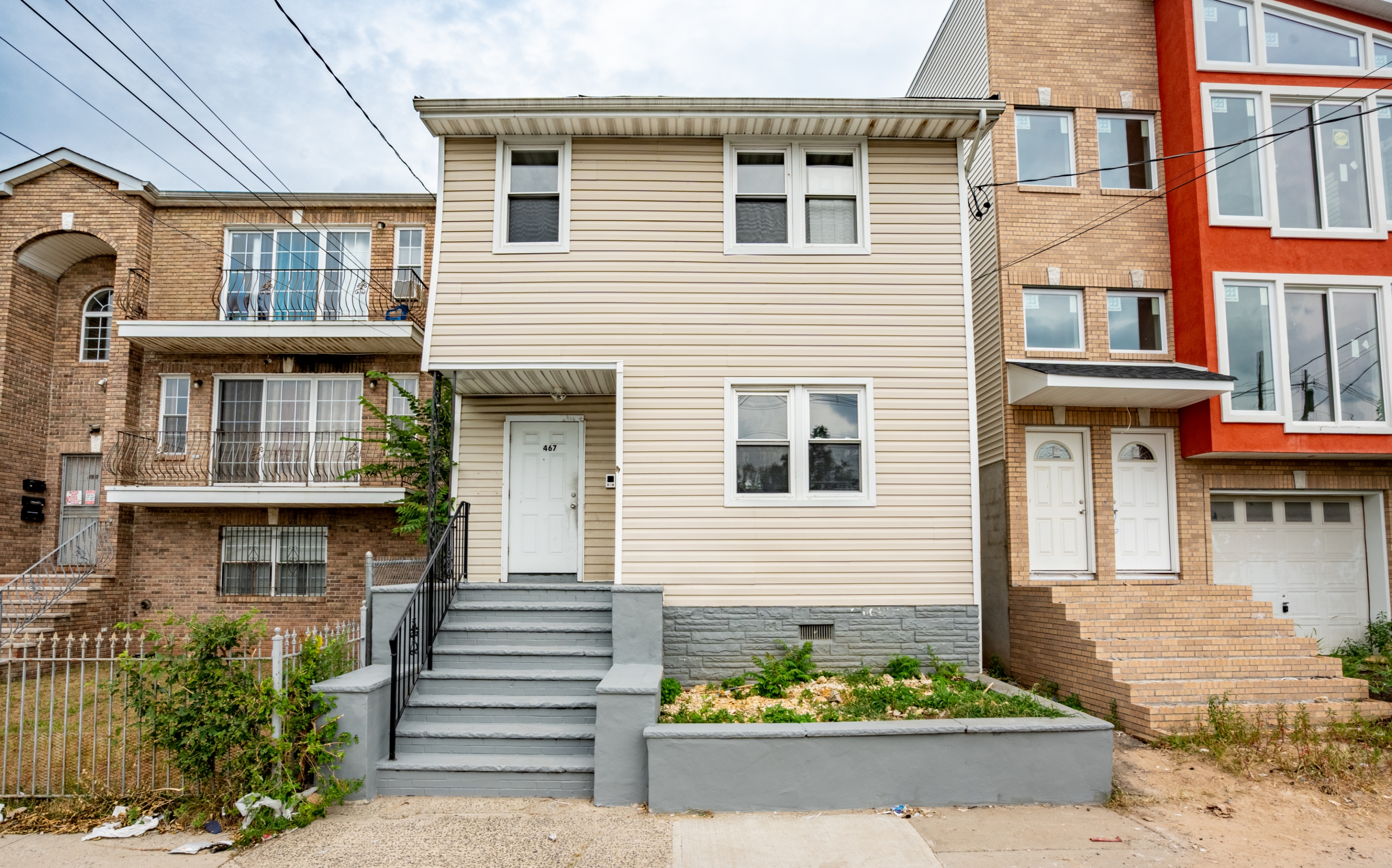 467 Hawthorne Ave #2